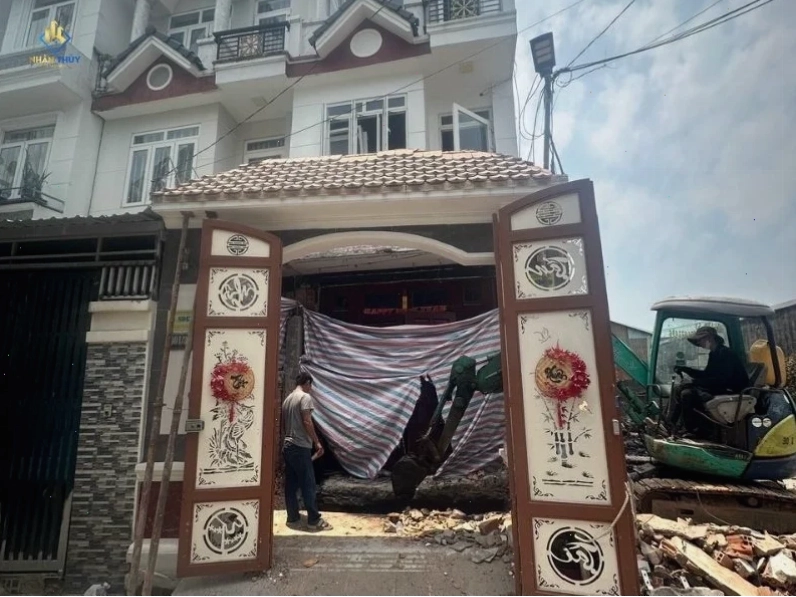 Kiểm tra hiện trạng cột dầm và sàn trước khi quyết định phương án cải tạo nhà