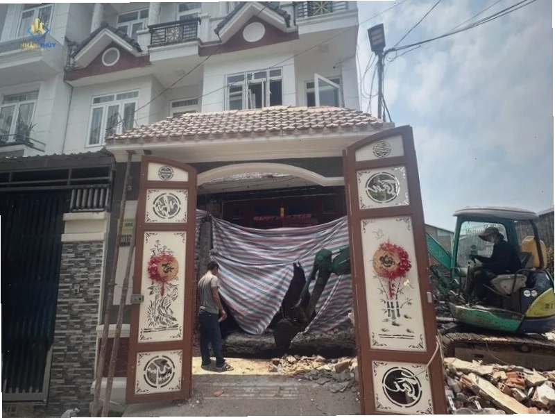 Kiểm tra hiện trạng cột dầm và sàn trước khi quyết định phương án cải tạo nhà