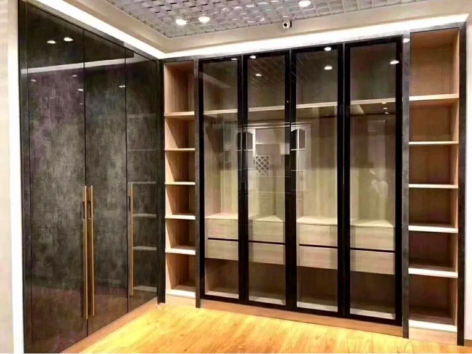 Kính hạt mưa dán phim trang trí