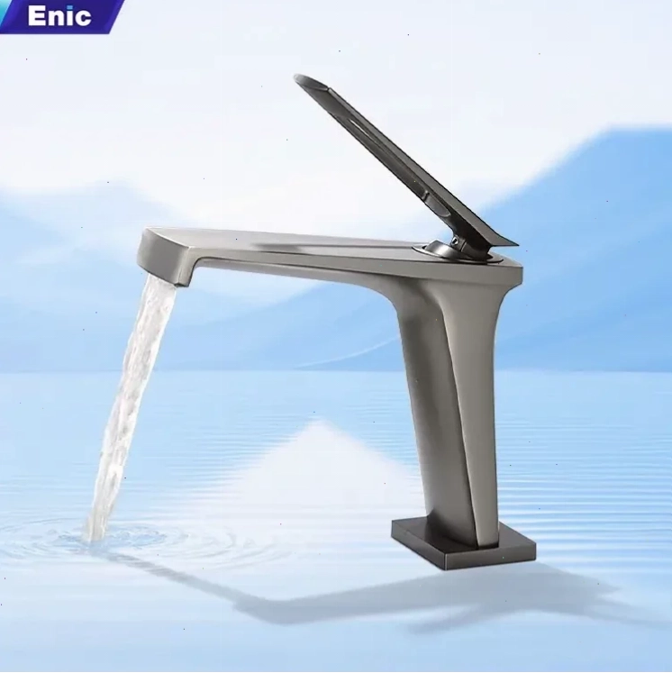 Phụ kiện phòng tắm Enic và gương nhà tắm