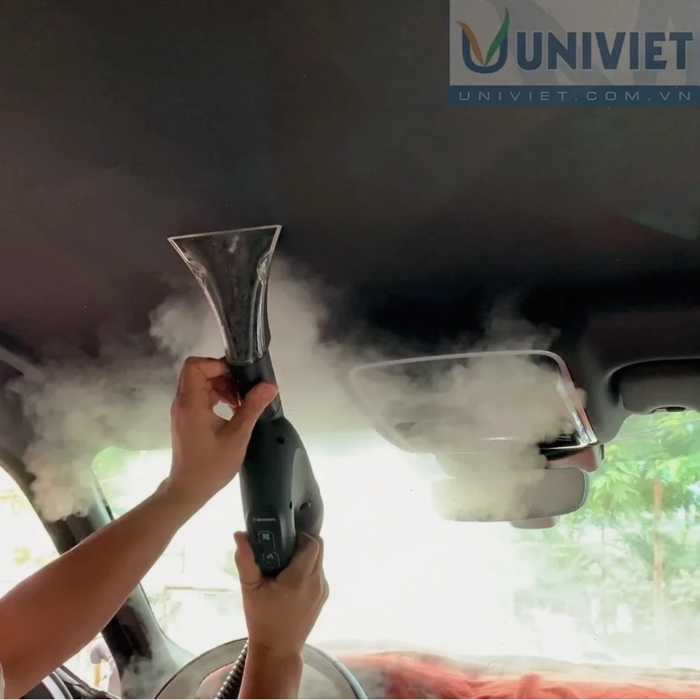 Quy trình nội thất 06 vệ sinh trần xe