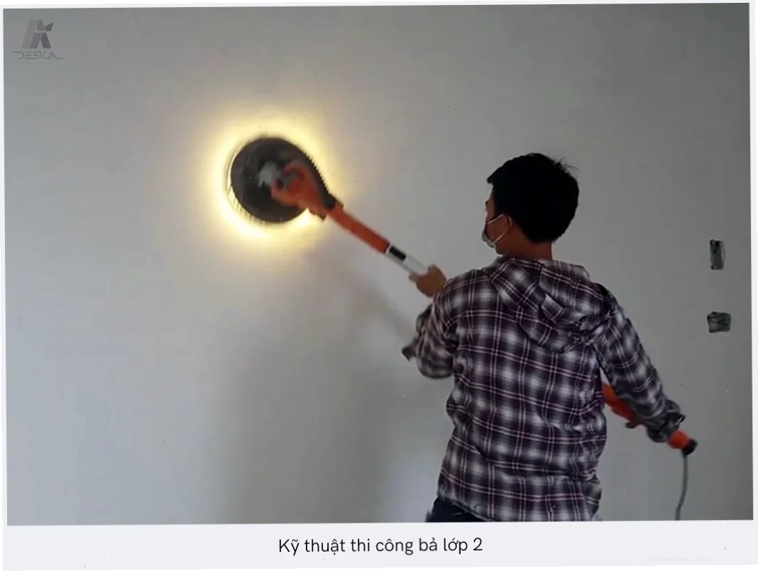 Sử dụng đèn chiếu nghiêng để kiểm tra độ phẳng
