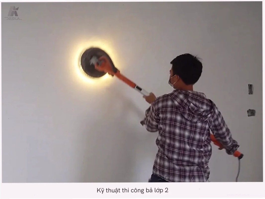 Sử dụng đèn chiếu nghiêng để kiểm tra độ phẳng