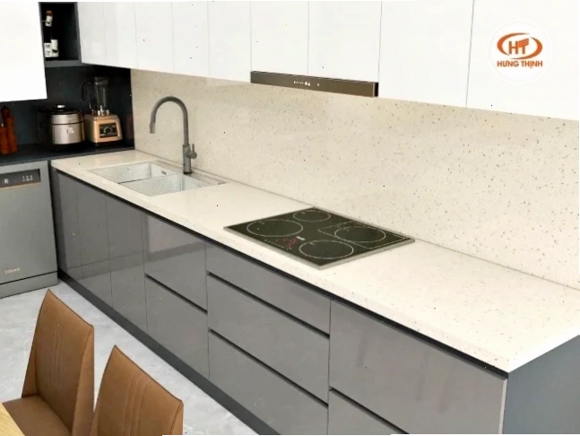 Tông màu trắng ngà đơn giản của đá Vicostone BQ8738 dễ dàng kết hợp với nội thất
